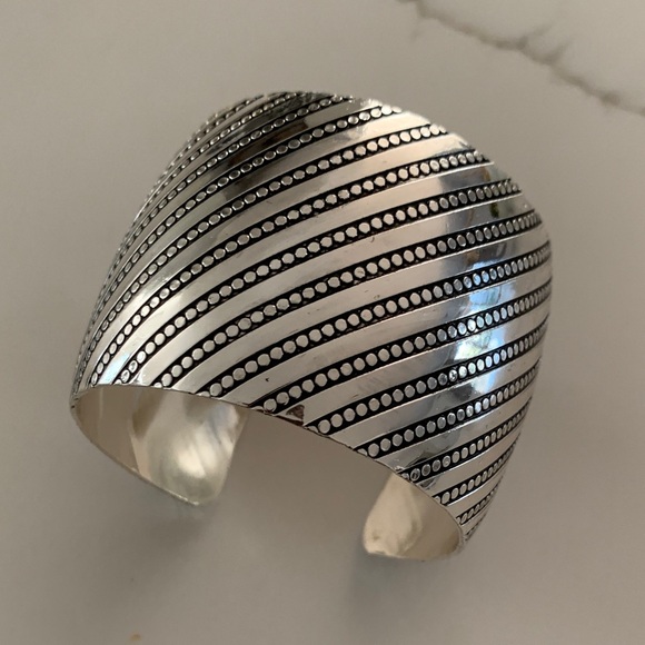 Chico’s Silver-tone Cuff Bracelet-NWT - Picture 5 of 6